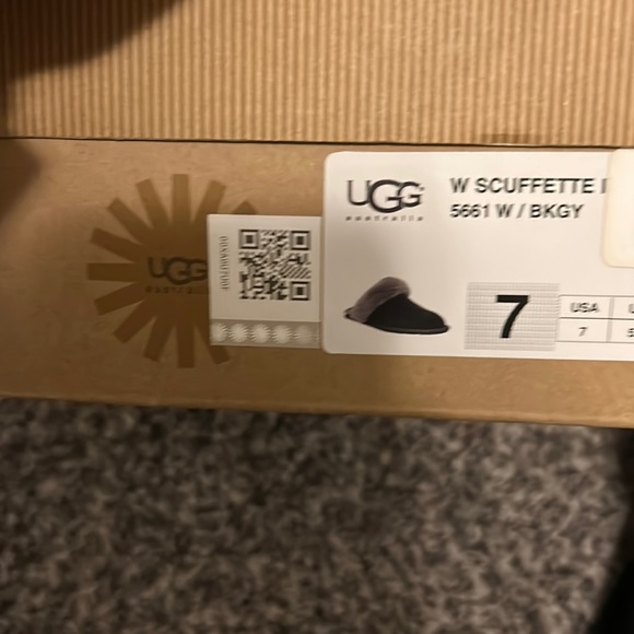 🌸 UGG | Scufette Suede and Sherpa Slippers size 7 with box - Picture 2 of 4